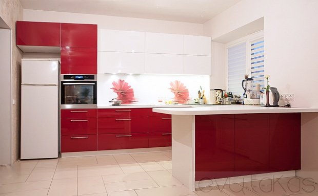 Virtuvės baldai „Rosso Ferrari“
